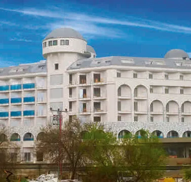 Water Side Hotel